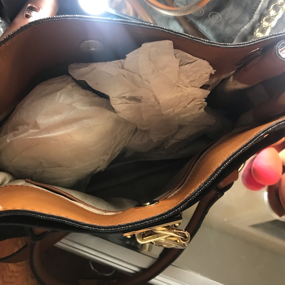 Micheal Kors MK Bag - Picture 2 of 3